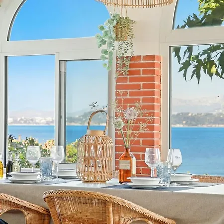 L'echappee Bleue Sea View Terrace ゲストハウス