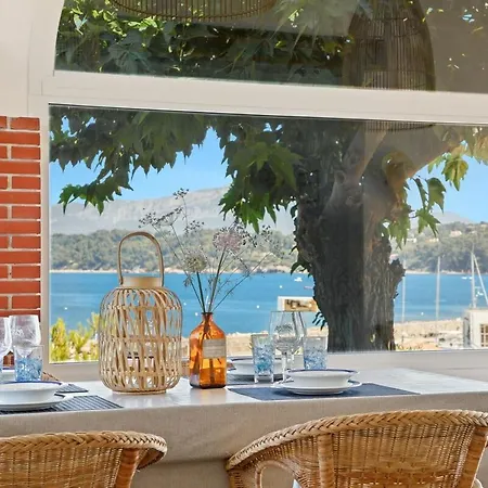 ゲストハウス L'echappee Bleue Sea View Terrace 4*